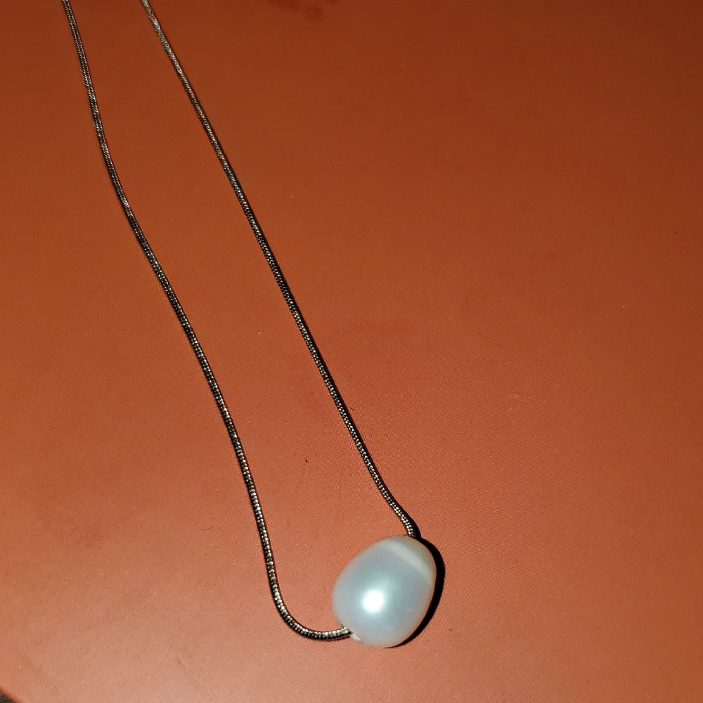 Elegant Silver Pearl Necklace